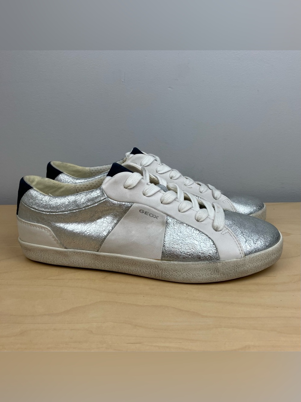 Geox Women’s Size 10.5 Respira Low Top Leather Tennis Shoes White Silver NWD